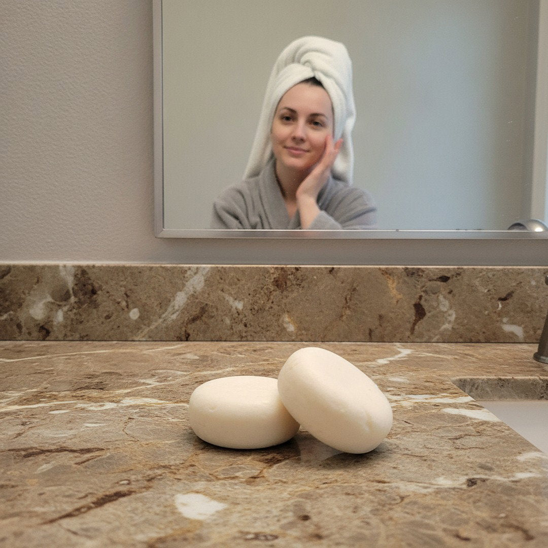 Face Renew facial cleansing bar with aloe vera, colloidal oatmeal and squalane